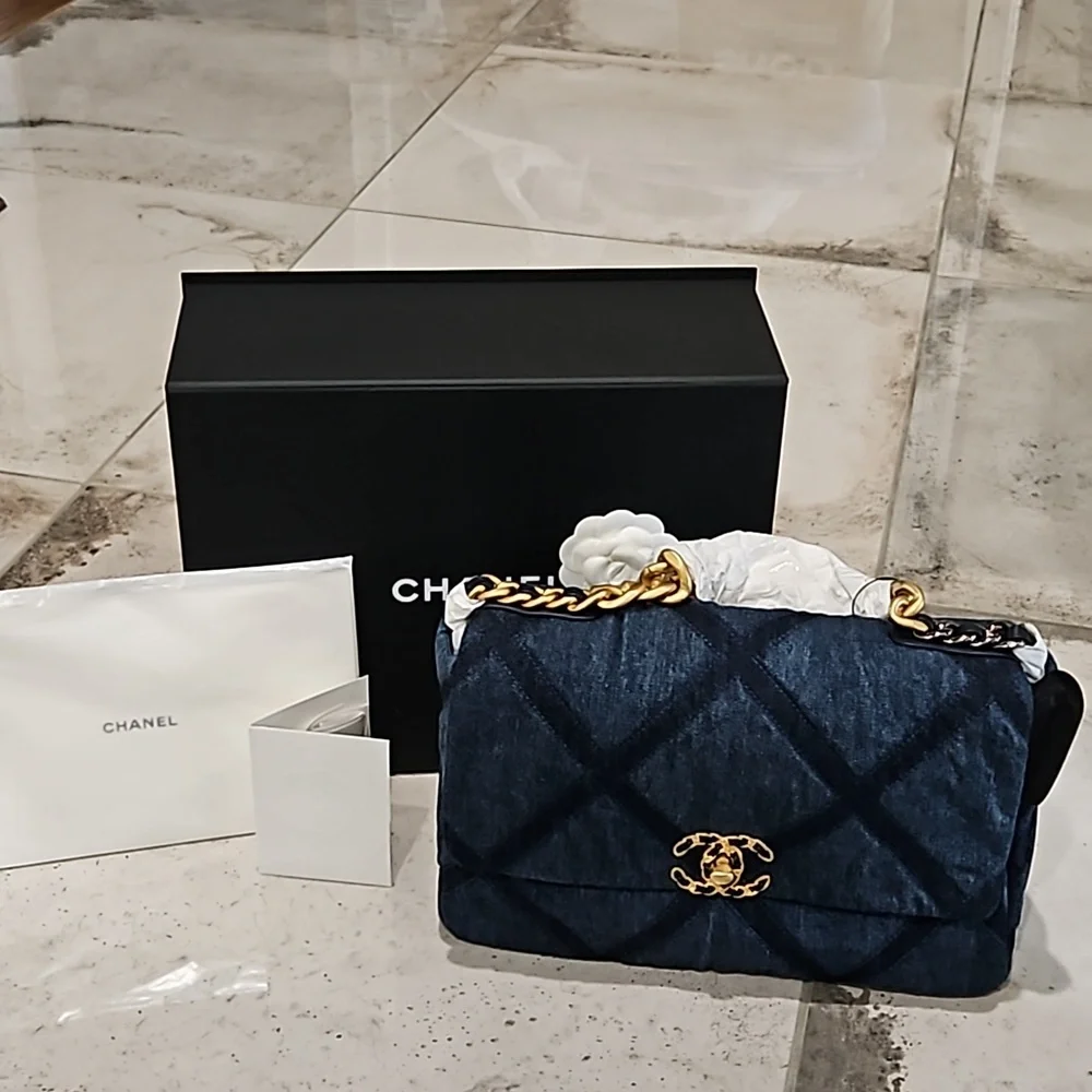 BNIB Chanel Denim 19 Flap